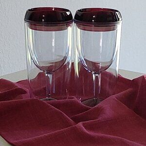 Pair of Vin02Go Insulated Plastic Wine Glasses with Snap Down Lids